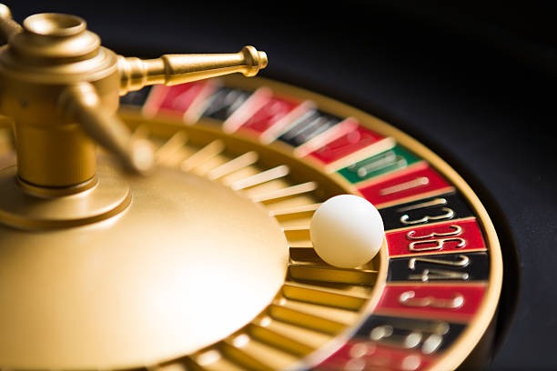 Bandar Ceme live dealer table on dluna4d showing banker position and player hands